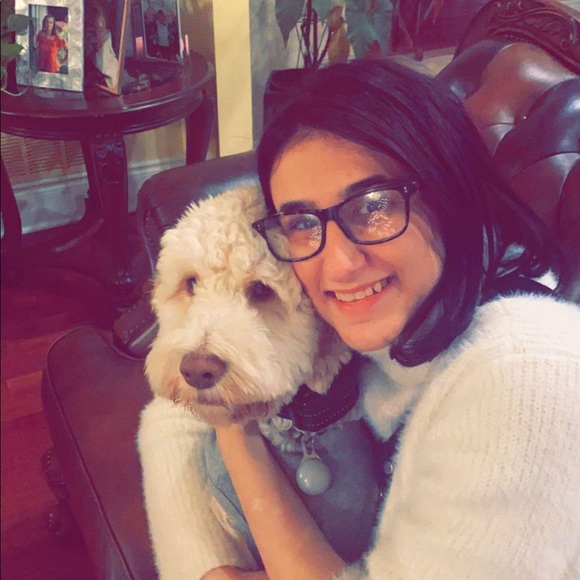 Meet your Posher, Megan - Picture 3 of 3